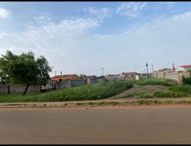 LAND FOR SALE IN PALM RIDGE